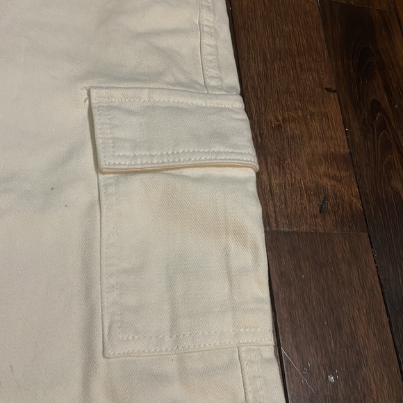 Universal Thread Boyfriend Cargo jeans Straight High rise Womens size 6 Cream - Picture 3 of 14